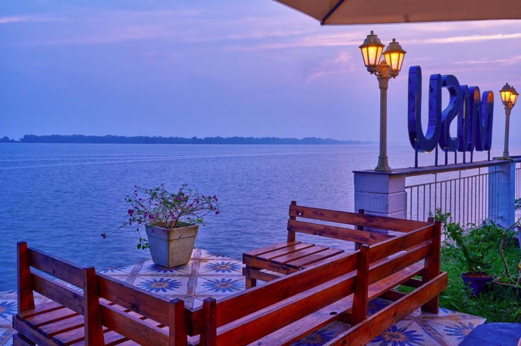 Blu Missel By The River Ribandar Exterior foto