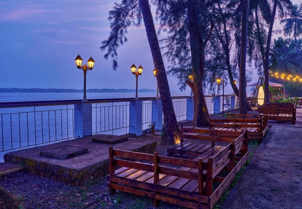 Blu Missel By The River Ribandar Exterior foto